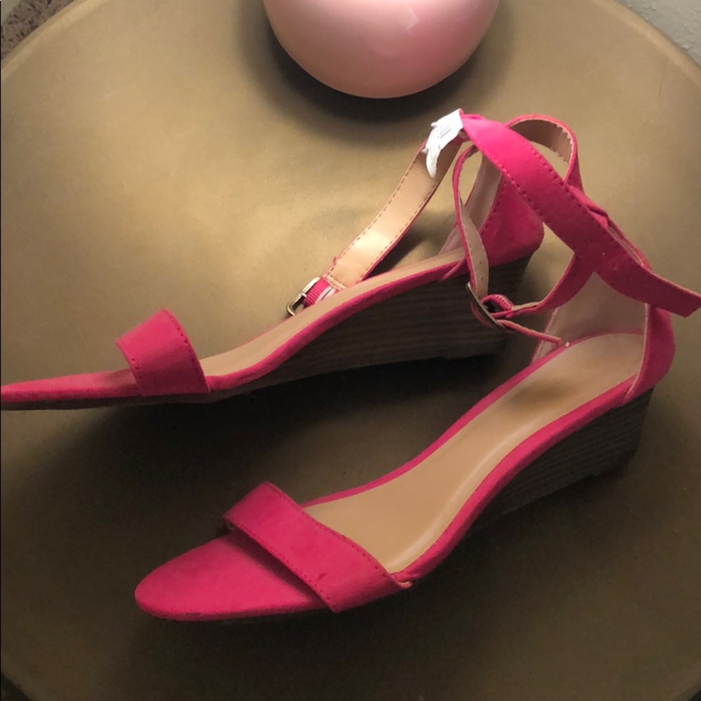 Pink wedge sandals size 8